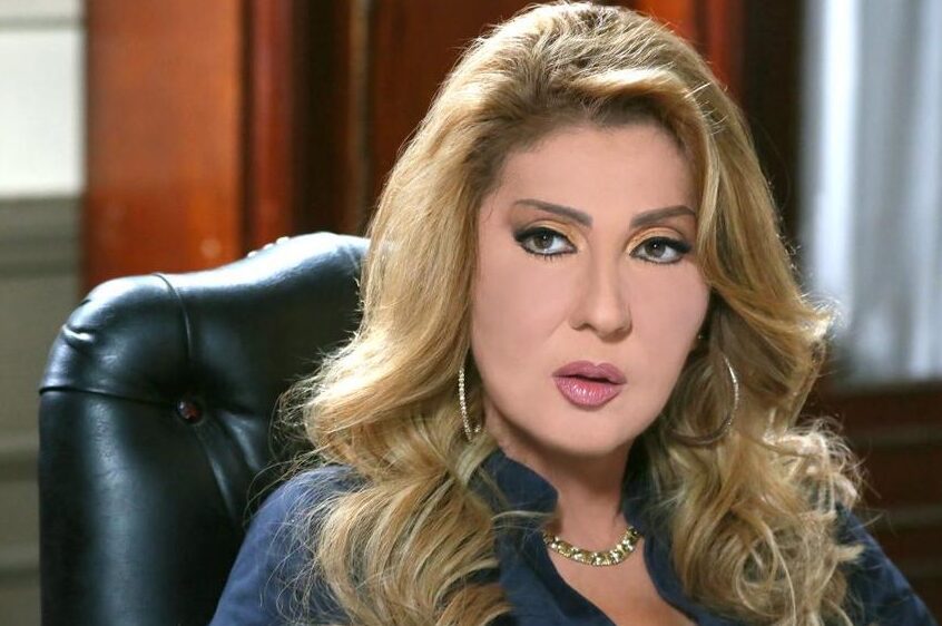 الفنانة نادية الجندي تهنئ ياسمين عبد العزيز